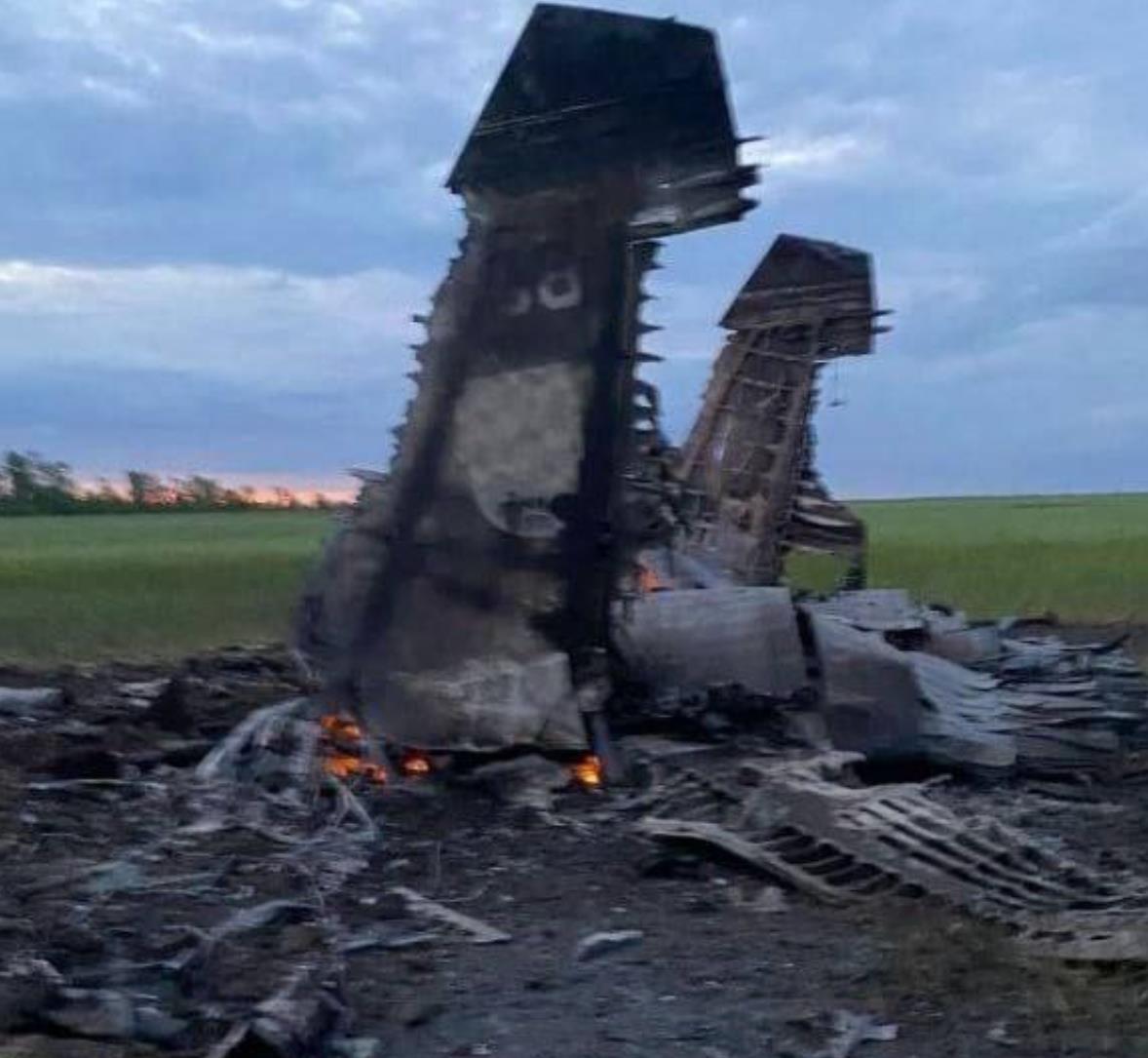 Почему сбивают свои самолеты. Самолет Су-25 ВВС Украины сбит. Су-27 ВСУ. Украинский Су 27.